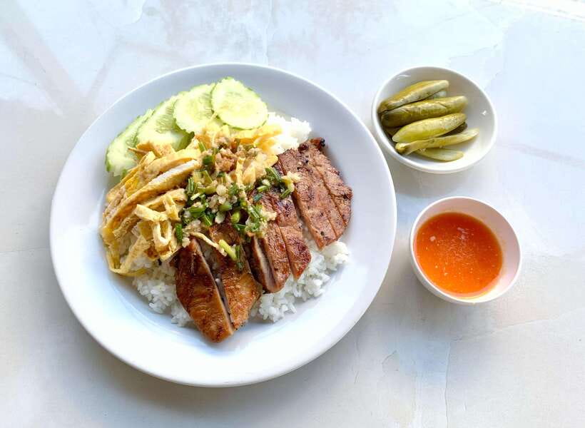 Phnom Penh: Street Art & Food Tour by Tuk-Tuk - Boeng Keng Kang Market: breakfast before sightseeing