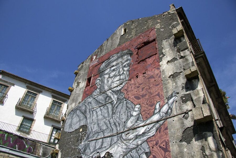 Porto: Half-Day Street Art Tour - A second walking section toward the end of the route
