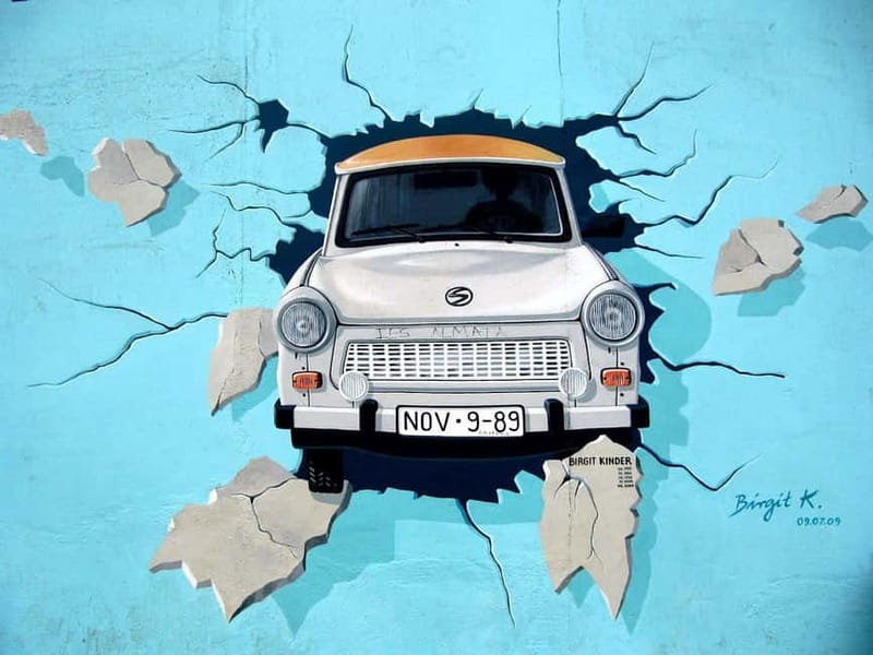Private Alternative Berlin Tour -Murals, Graffiti and Squats - Who will enjoy this Berlin art tour