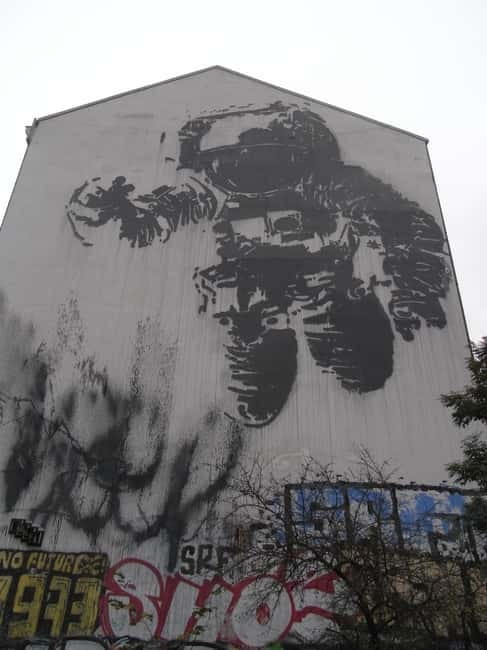 Private Alternative Berlin Tour -Murals, Graffiti and Squats - Starting with Berlin’s changing center at Potsdamer Platz