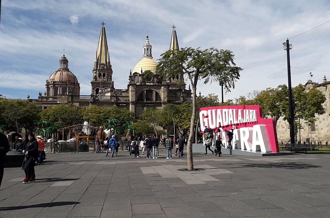 Private Walking Tour Guadalajara History and Murals with Guide - Government Palace and the power of Orozco