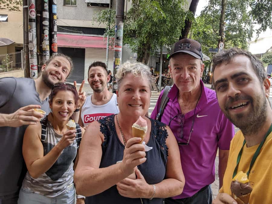 Sao Paulo, Pinheiros - Food & Graffiti Tour | in English - Walking through the neighborhood after the market