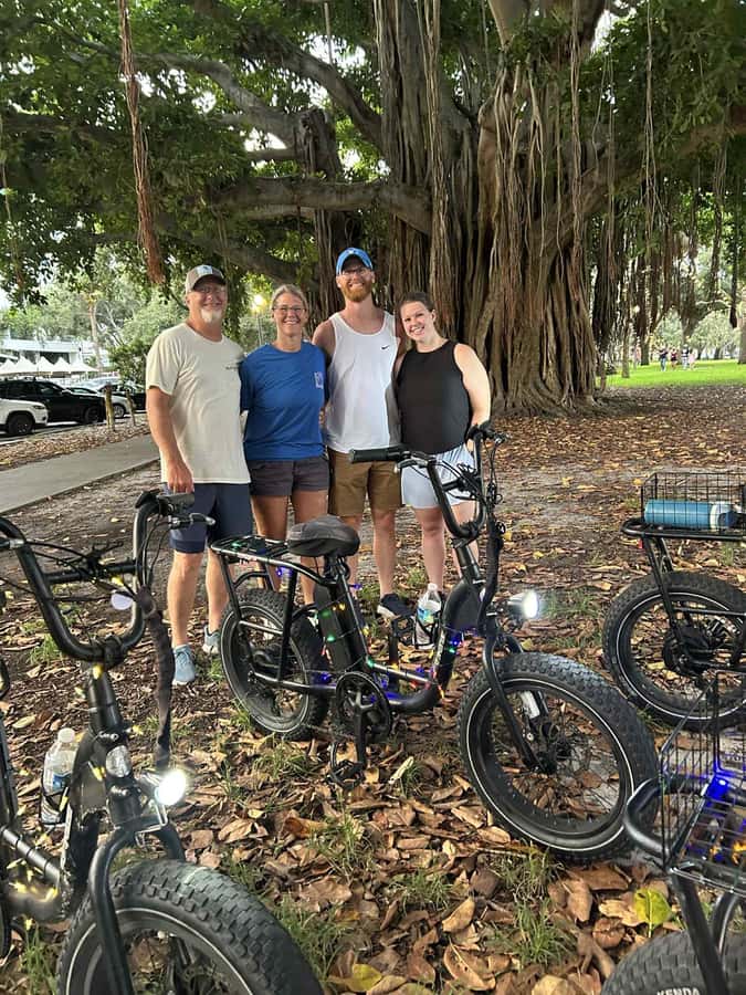 St. Petersburg, FL: Sightseeing & Murals Electric Bike Tour - Murals, local shops, and St. Petersburg’s city story