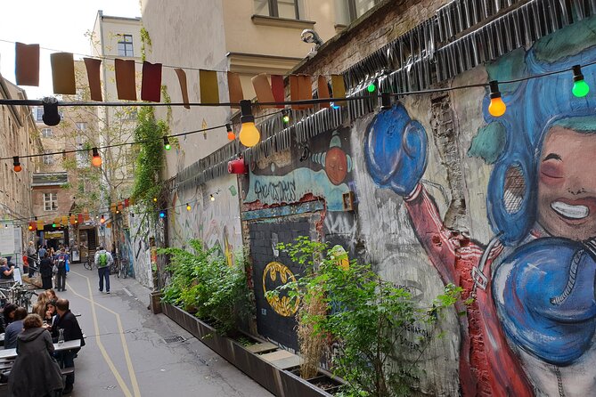 Street Art and Alternative Tour of Berlin in French - Why Berlin rewards a street-art tour