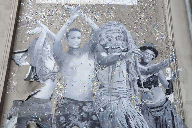 Street Art and Alternative Tour of Berlin in French - Murals, graffiti, stencils, and pastings