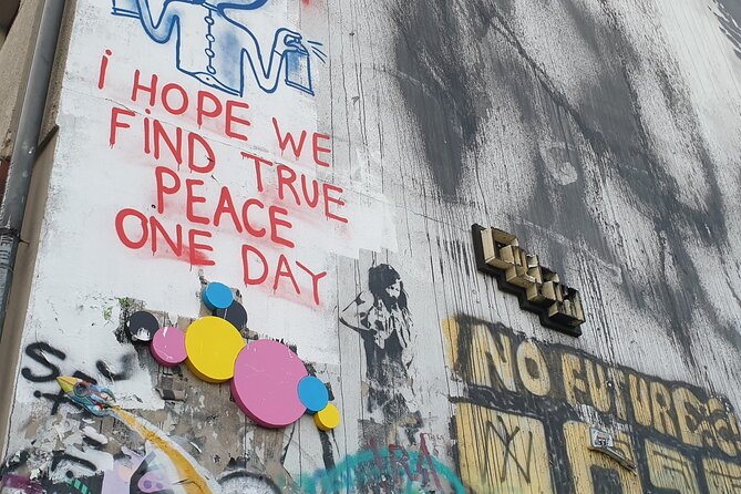 Street Art and Alternative Tour of Berlin in French - Group size, walking, and family details
