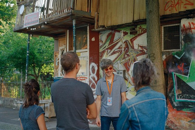 Street Art and Alternative Tour of Berlin in French - Booking, cancellation, and timing