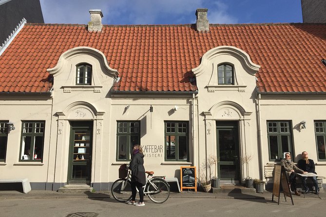 Street Art and Rooftops of Aarhus, Denmark - Marina’s guiding style and the small-group advantage