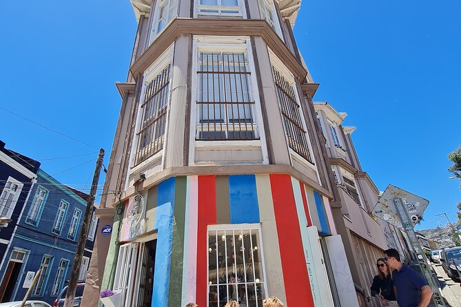 Street Art in Valparaiso and Wines in Casablanca from Santiago - What makes this Valparaiso day trip worth considering