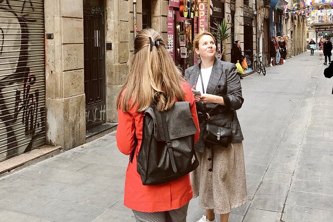Street Art, Sculptures & Crime Stories Walking Tour – Barcelona - El Born and La Ribera: optical tricks and dark stories