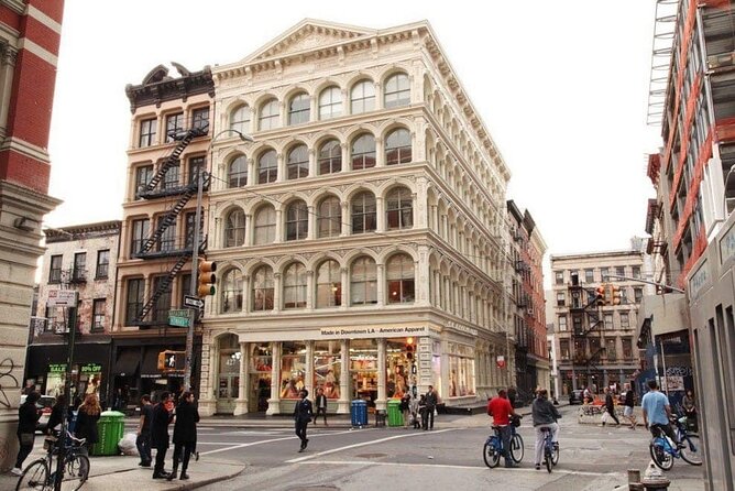 Street art tour at Soho - Why the private format changes the experience