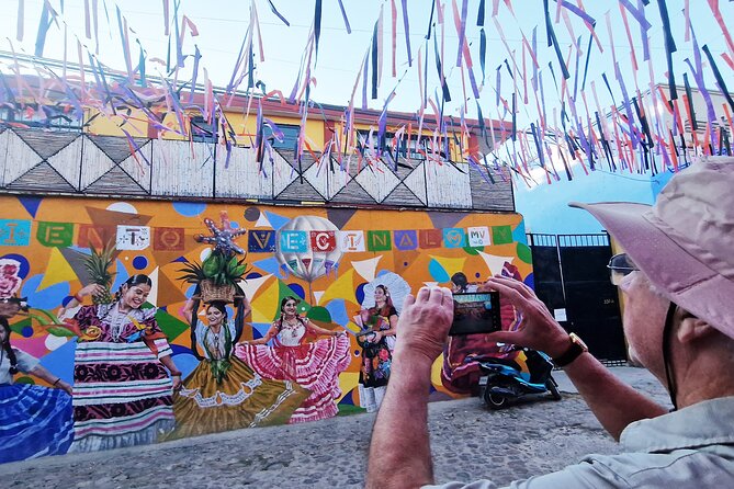 Street Art Tour With An Artist in Oaxaca - What Sara Adds to the Experience