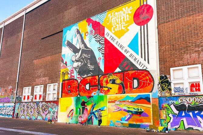 Street Art Walking Tour, private local Dutch guide - Street art along the western canal ring