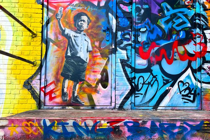 Street Art Walking Tour, private local Dutch guide - Practical details that affect your day