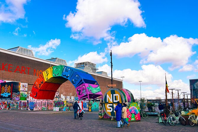 Street Art Walking Tour, private local Dutch guide - A small Street Art Frankey surprise near Centraal Station