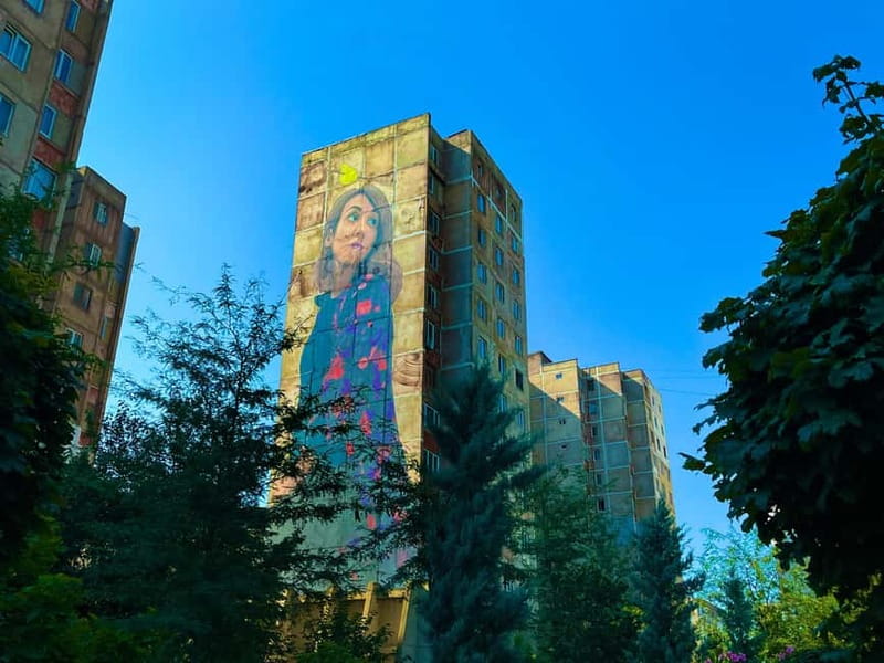 Tbilisi: 100+ Graffiti & Murals, Street Art Guided Tour - From local faces to theaters and music halls