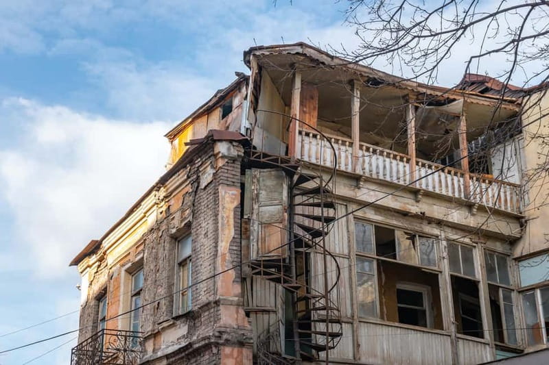 Tbilisi: Street Art & Dezerter Bazaar Tour w/ Tastings - Tbilisi beyond the usual old-town route