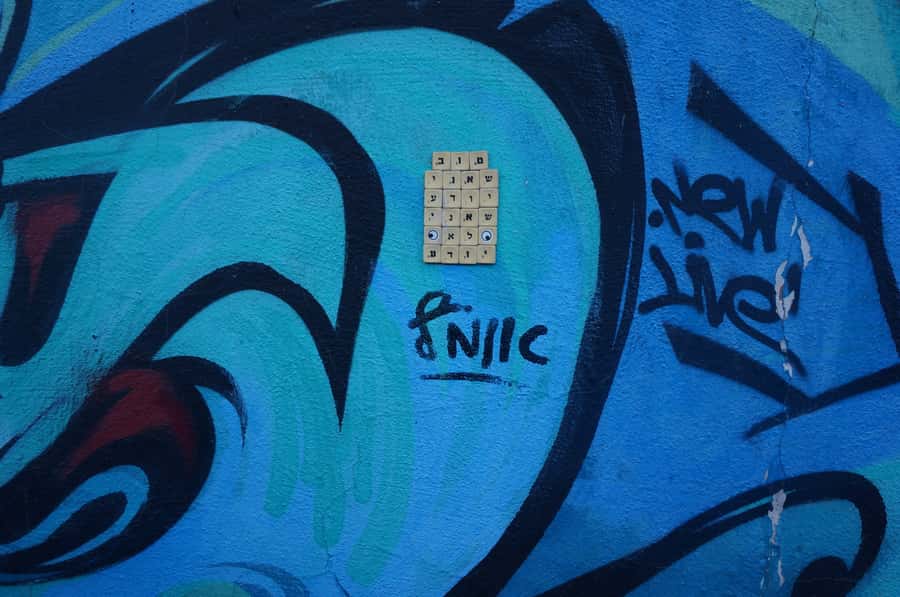 Tel Aviv: Street Art and Graffiti Tour - The guide changes the experience