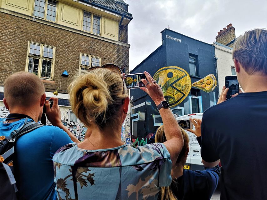 The Original London Street Art Tour (French) - Why East London works so well for a street art tour
