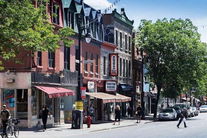 The Original Montreal Mural Arts Tour by Spade & Palacio - Why the small group changes the experience