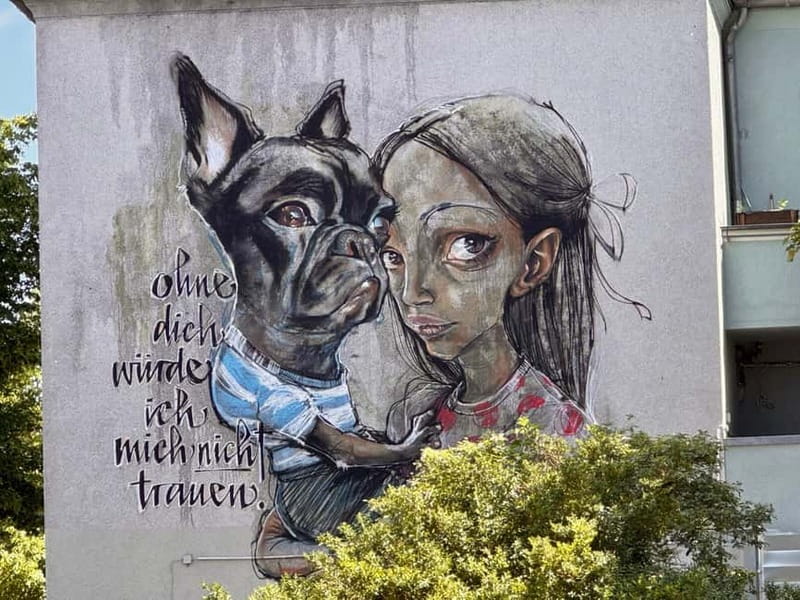 The second street art guided tour of Ehrenfeld - Reading the small works