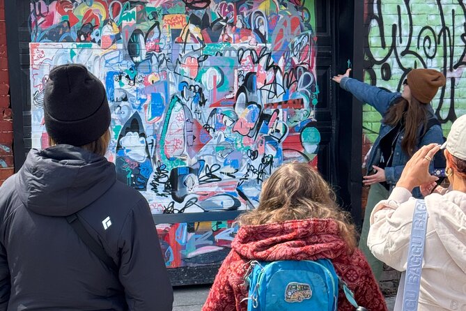 Toronto Street Art and Graffiti Walking Tour - Why Dundas Street West makes a good art walk