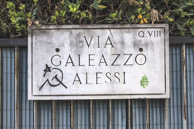 Torpignattara Photo Tour: melting pot, street art and politics - Politics and public life on the walls