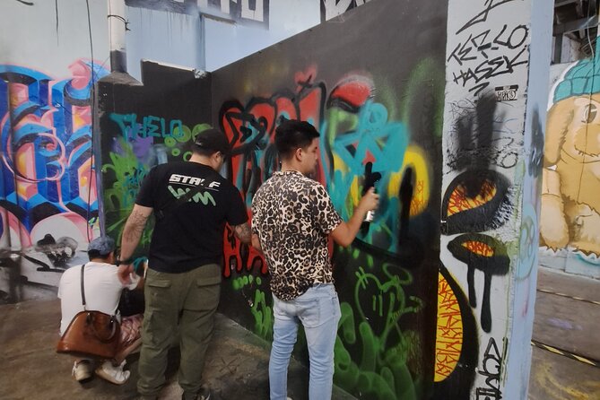 Tour Evolution of Muralism paints your Grafiti - Ex Fábrica MX and your turn with the spray can