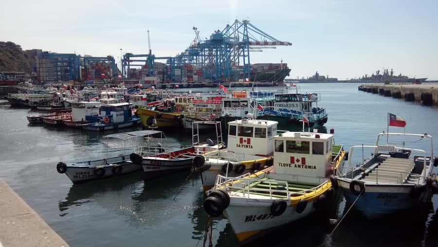 Valparaiso: Street Art, Funiculars and Port City Tour - Pasaje Gálvez, where the walls do the talking
