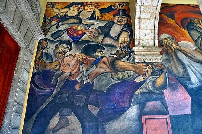 Walking Tour - Impressive murals in Historical Center of Mexico City - Tuesday changes are important