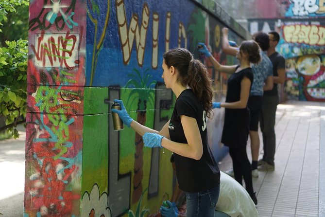 Workshop Graffiti Mural - Practicing letters, lines, and color control