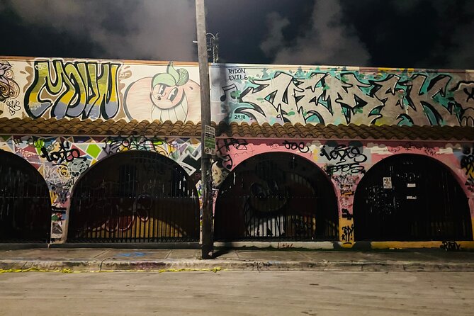 Wynwood Graffiti Golf Cart Tour After Dark - Stop one: Wynwood Brewing Company and the local beer scene