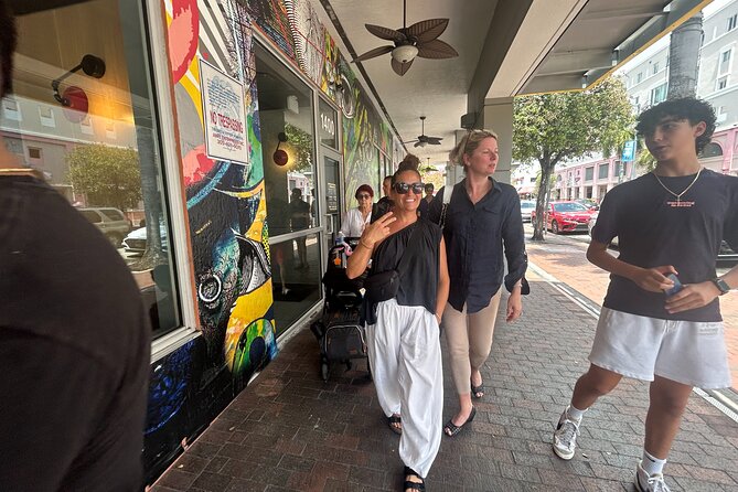 Wynwood Walking & More - Food-Graffiti Art Tour - What Guide Jen adds to the experience