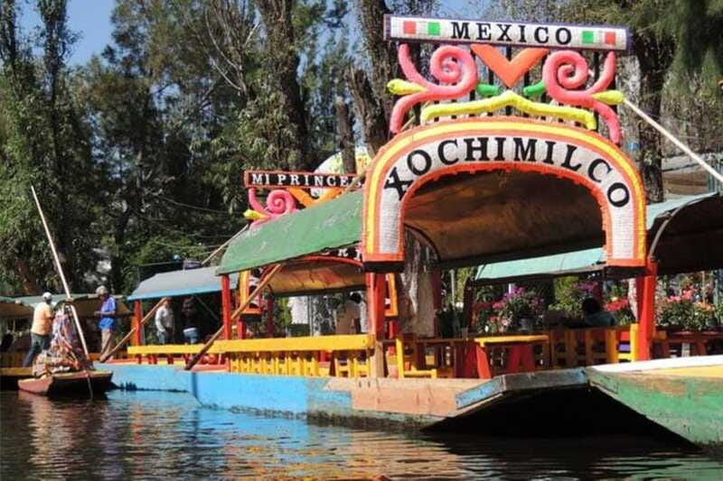 Xochimilco floating gardens, Coyoacan and UNAM murals - Who should book this experience?